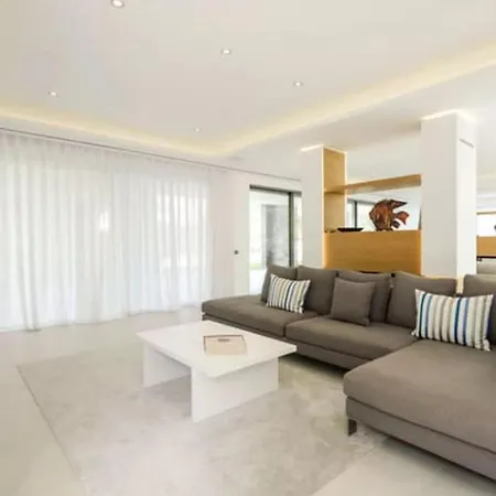 Padre Casa * Lagos
